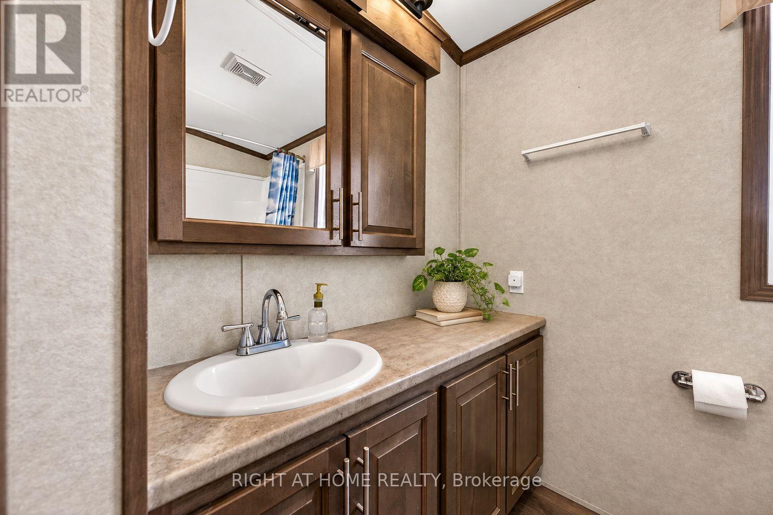 5 Beech Street - 4449 Milburough Line, Burlington, Ontario  L7P 0C5 - Photo 23 - W13842410