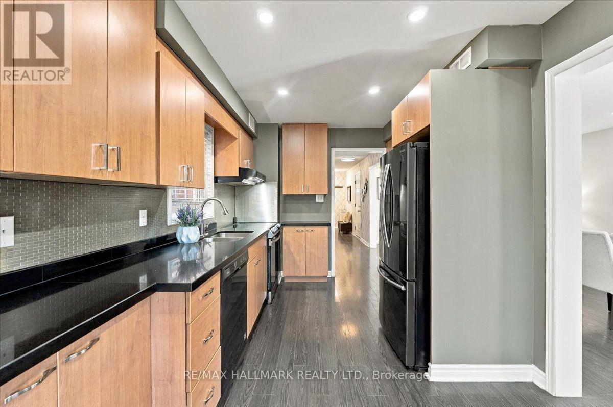 5732 Bell Harbour Drive, Mississauga, Ontario  L5M 5L1 - Photo 8 - W14032560