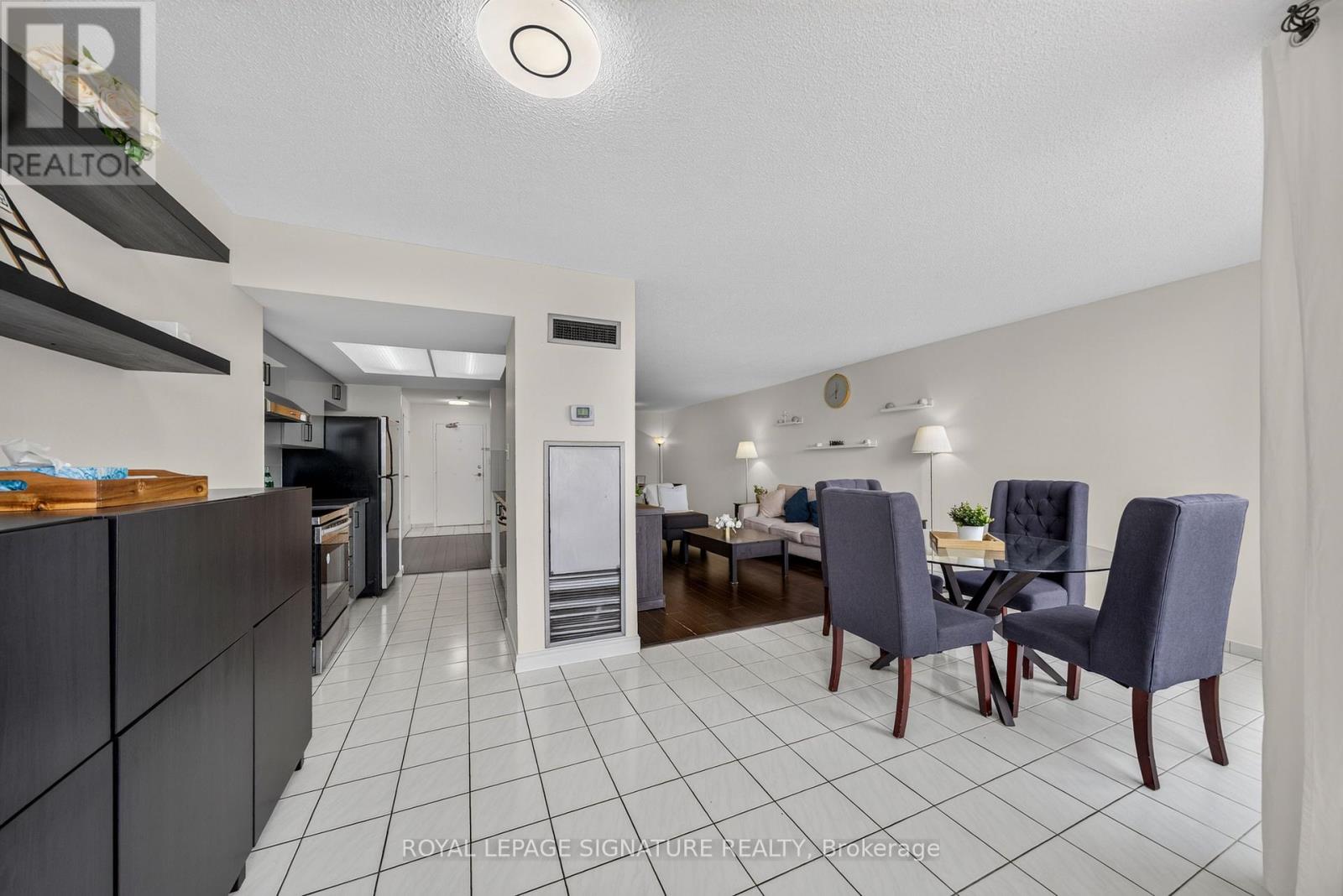 211 - 1 Rowntree Road, Toronto, Ontario  M9V 5G7 - Photo 10 - W14033504