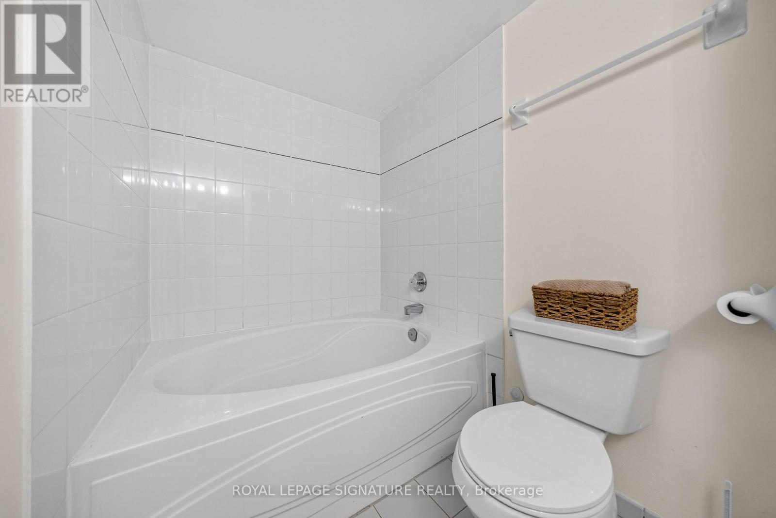 211 - 1 Rowntree Road, Toronto, Ontario  M9V 5G7 - Photo 17 - W14033504