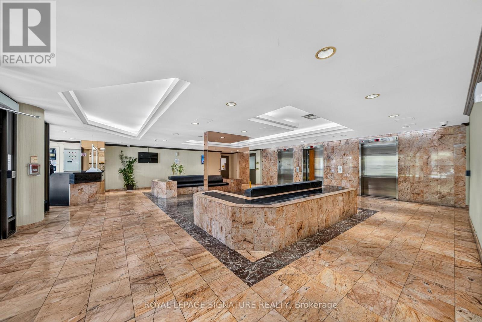 211 - 1 Rowntree Road, Toronto, Ontario  M9V 5G7 - Photo 3 - W14033504