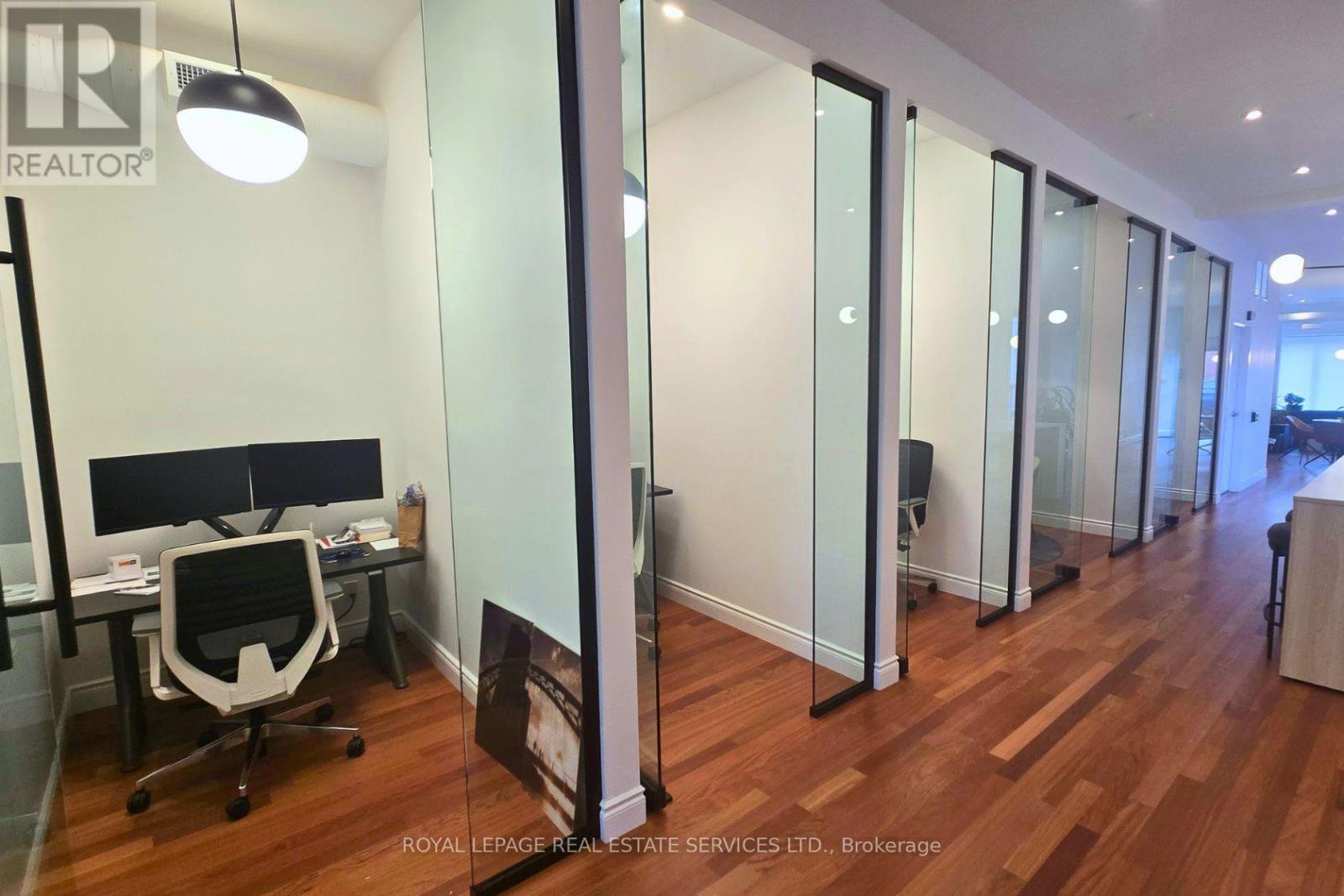 Main - 3352 Dundas Street W, Toronto, Ontario  M6P 2A4 - Photo 6 - W14033508