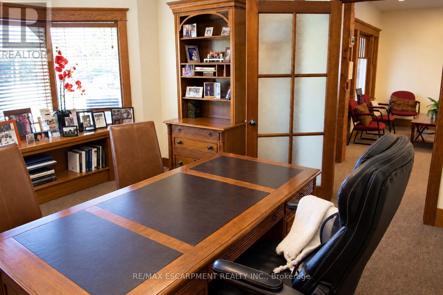460 Plains Road E, Burlington, Ontario  L7T 2E1 - Photo 11 - W14033530