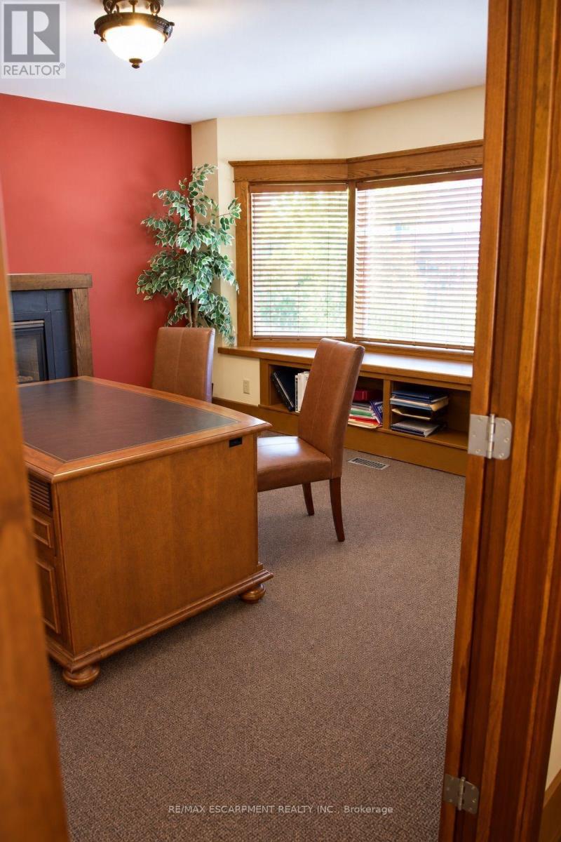 460 Plains Road E, Burlington, Ontario  L7T 2E1 - Photo 13 - W14033530