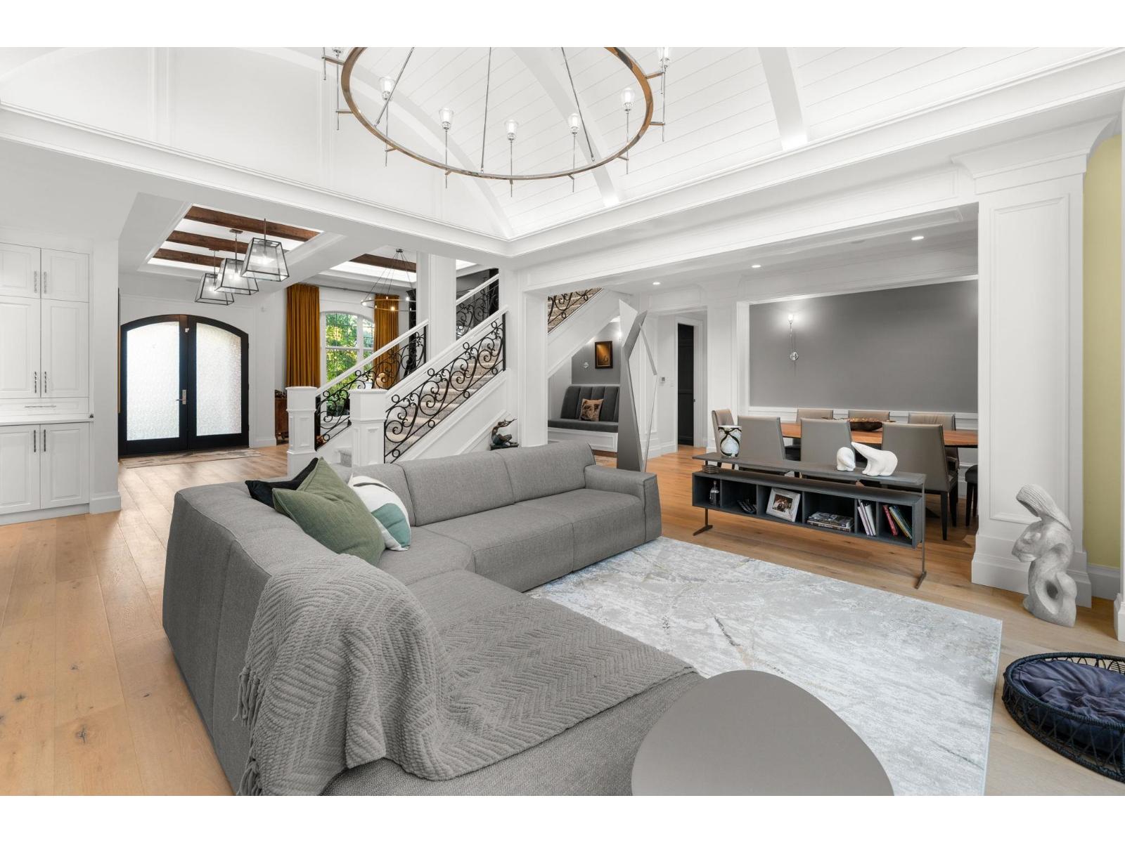 3415 CANTERBURY DRIVE