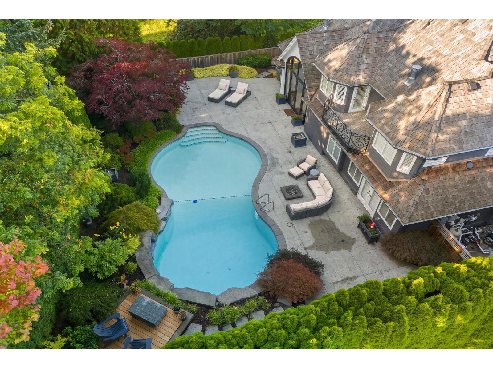 3415 CANTERBURY DRIVE