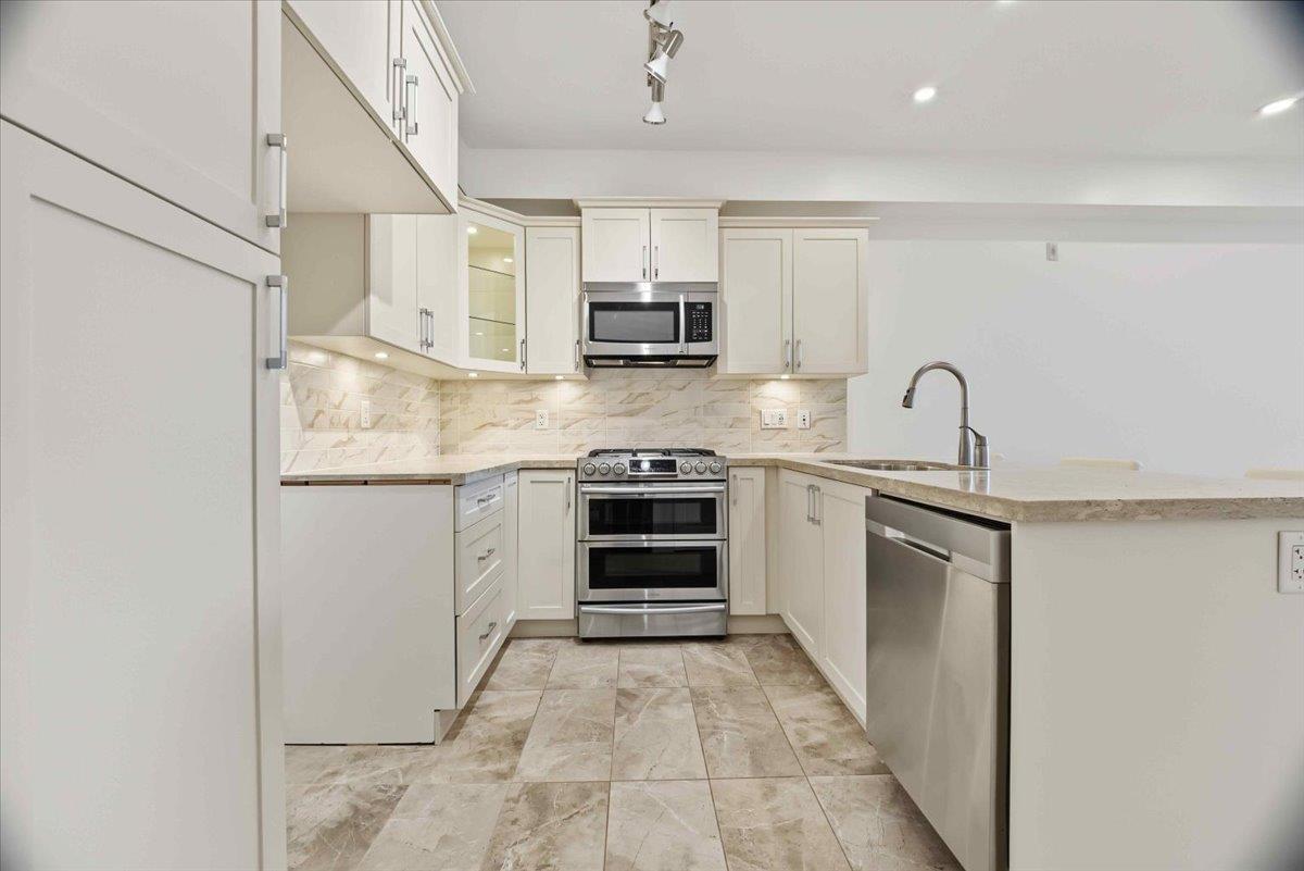 408 14588 MCDOUGALL DRIVE