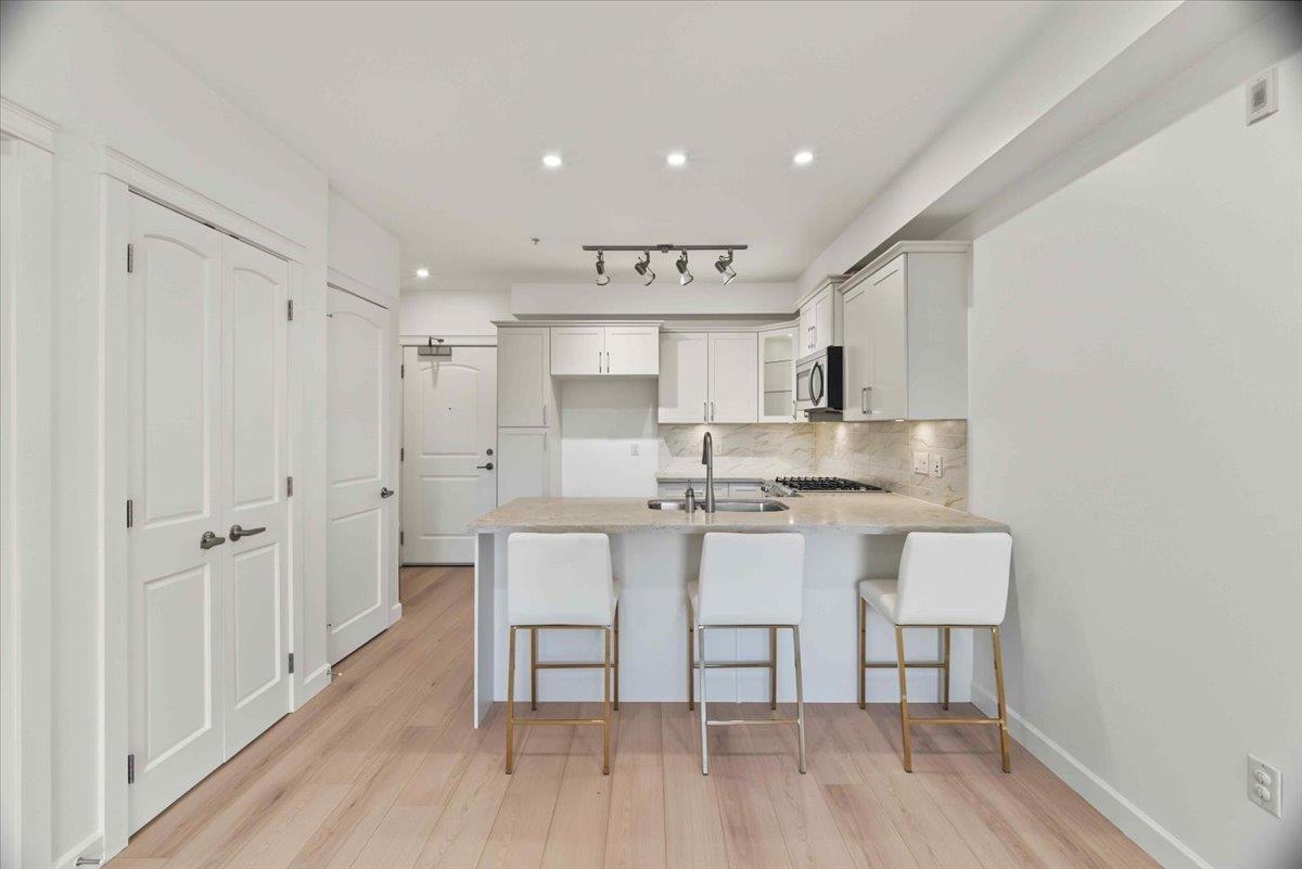 408 14588 MCDOUGALL DRIVE