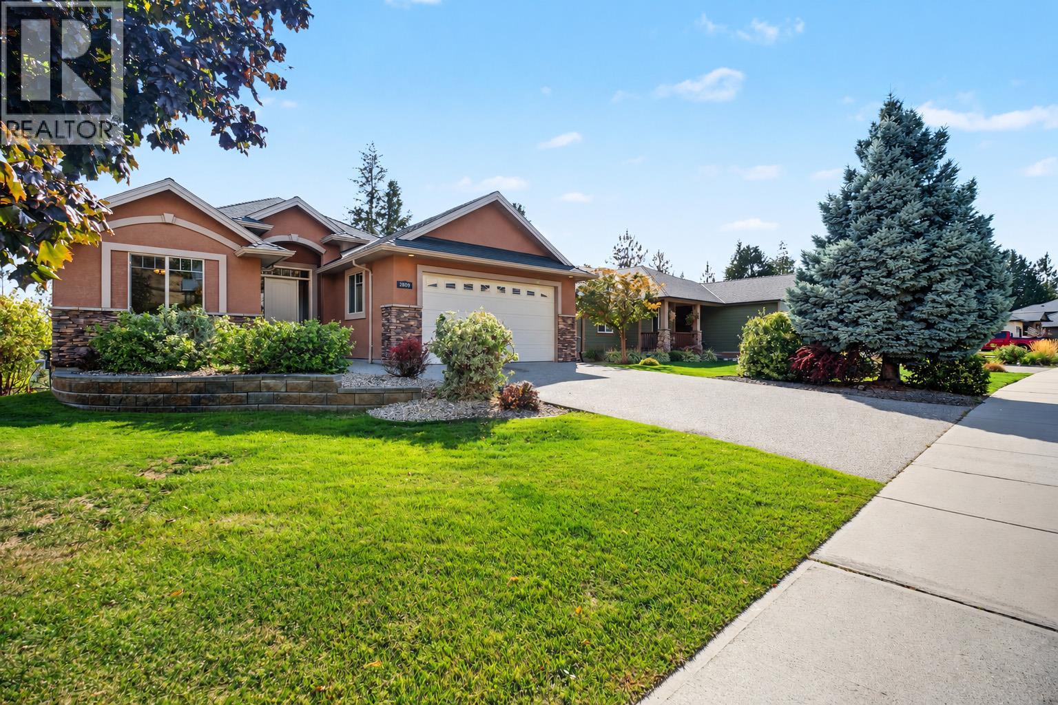 2405 Cobblestone Road, West Kelowna, British Columbia  V4T 3A7 - Photo 1 - 10403439