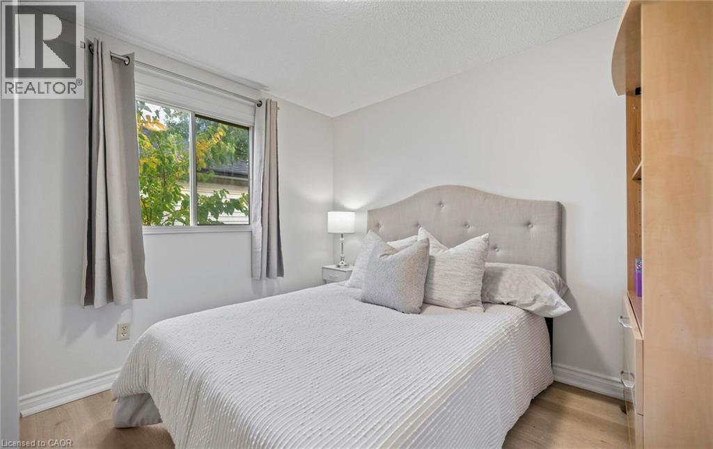 2092 Hunt Crescent, Burlington, Ontario  L7M 2N9 - Photo 29 - 40871398