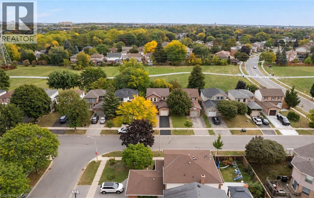 2092 Hunt Crescent, Burlington, Ontario  L7M 2N9 - Photo 4 - 40871398