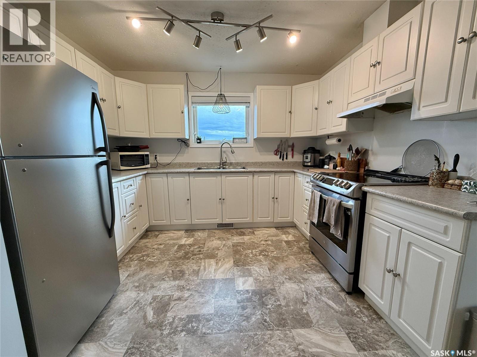 B 112 21st Street, Battleford, Saskatchewan  S0M 0E0 - Photo 6 - SK051106