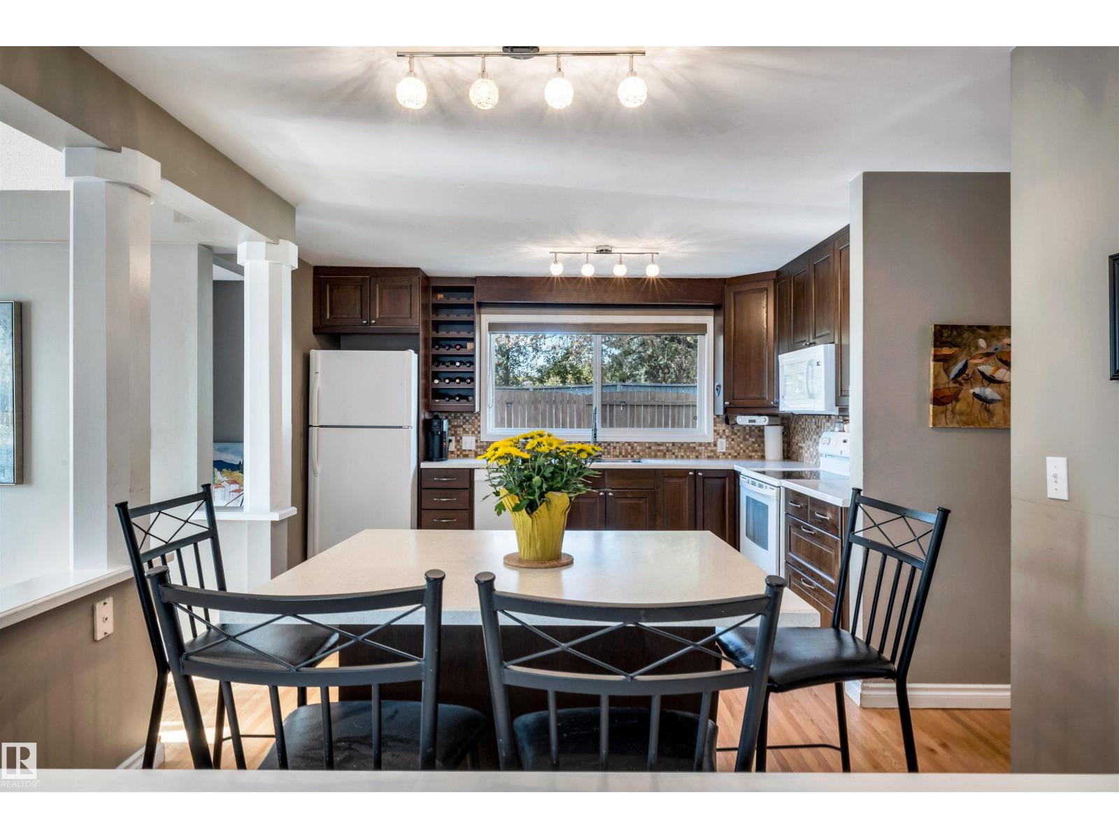 40 GLENHAVEN CR