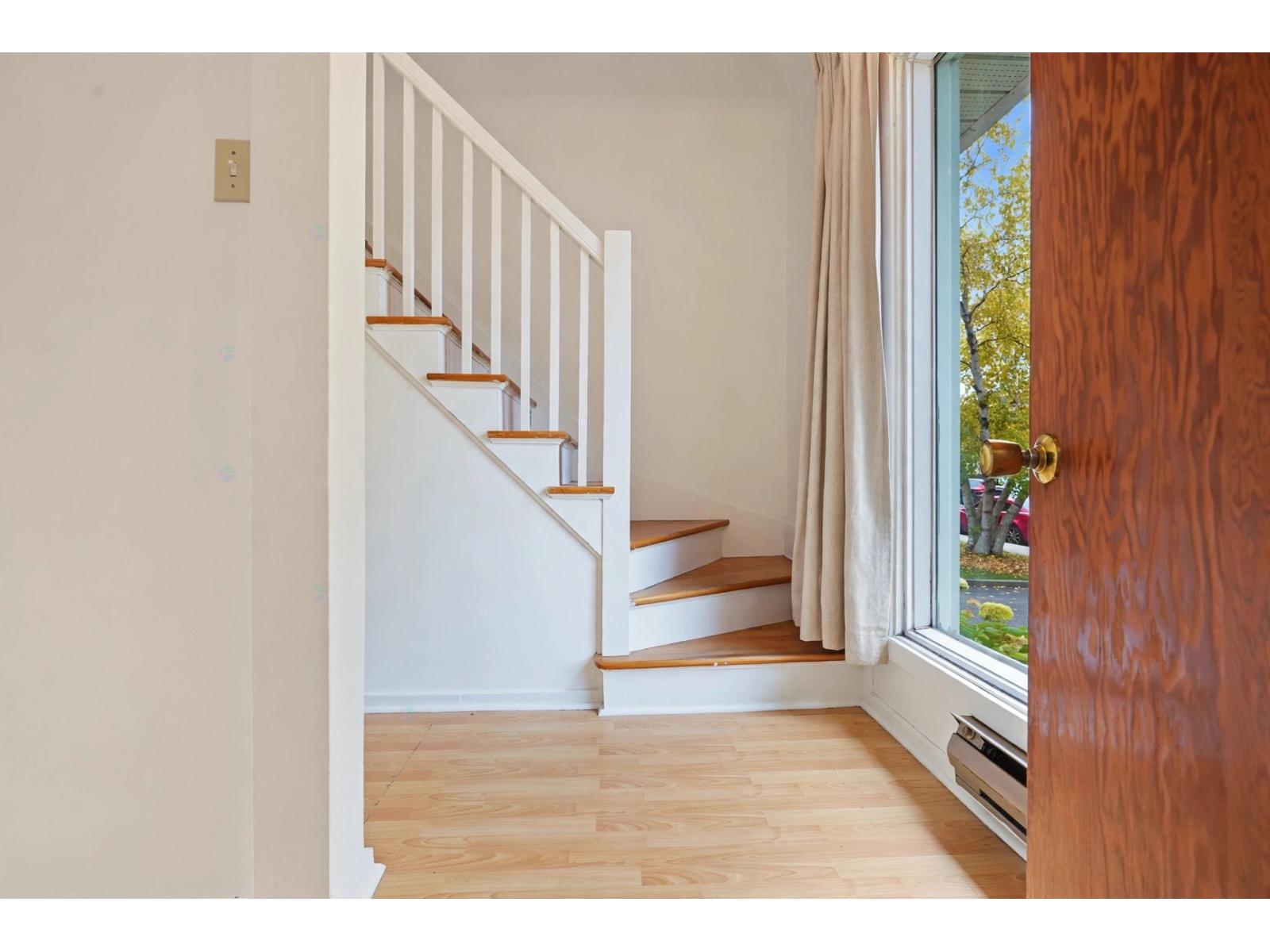 8791 23e Avenue Montréal (Villeray/Saint-Michel/Parc-Extension) Quebec Canada H1Z3Y5 4