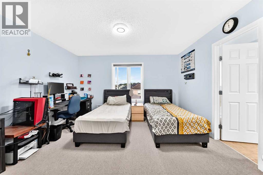 86 Panamount Plaza NW
