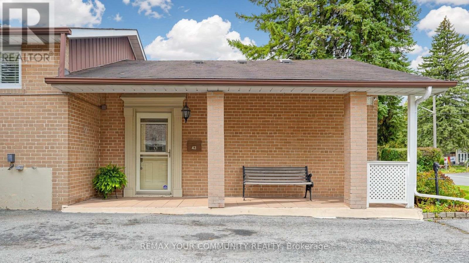 43 Seaton Drive, Aurora, Ontario  L4G 2K2 - Photo 4 - N14033716
