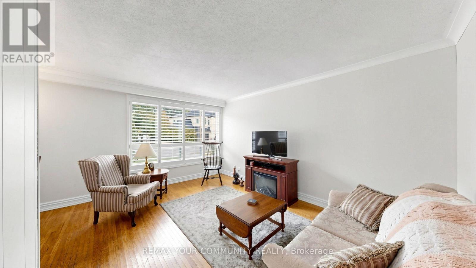 43 Seaton Drive, Aurora, Ontario  L4G 2K2 - Photo 6 - N14033716