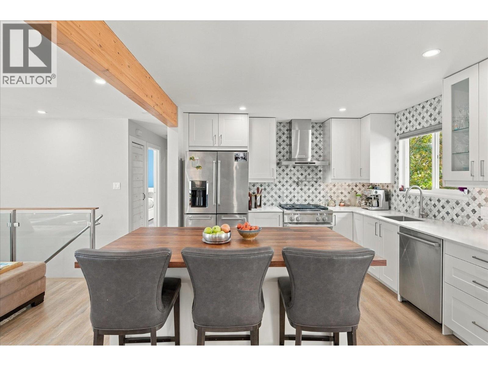 37963 Magnolia Crescent, Squamish, British Columbia  V8B 0X7 - Photo 11 - R3175383