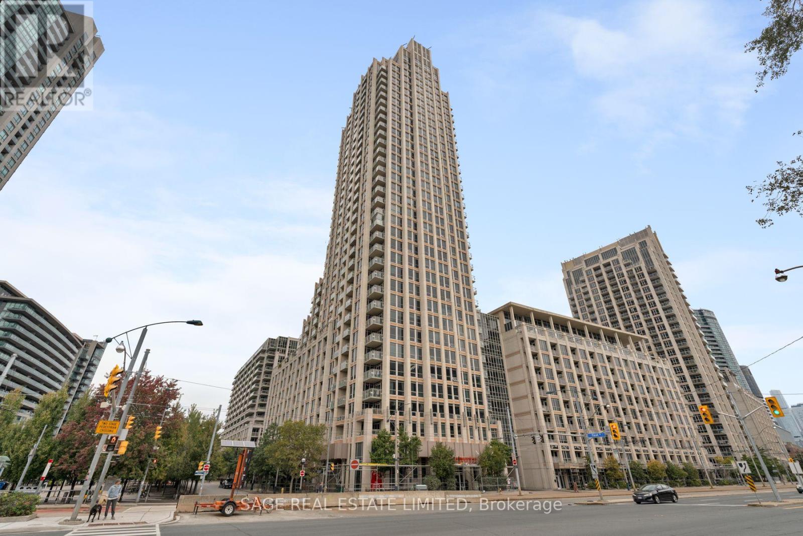 904 - 628 FLEET STREET