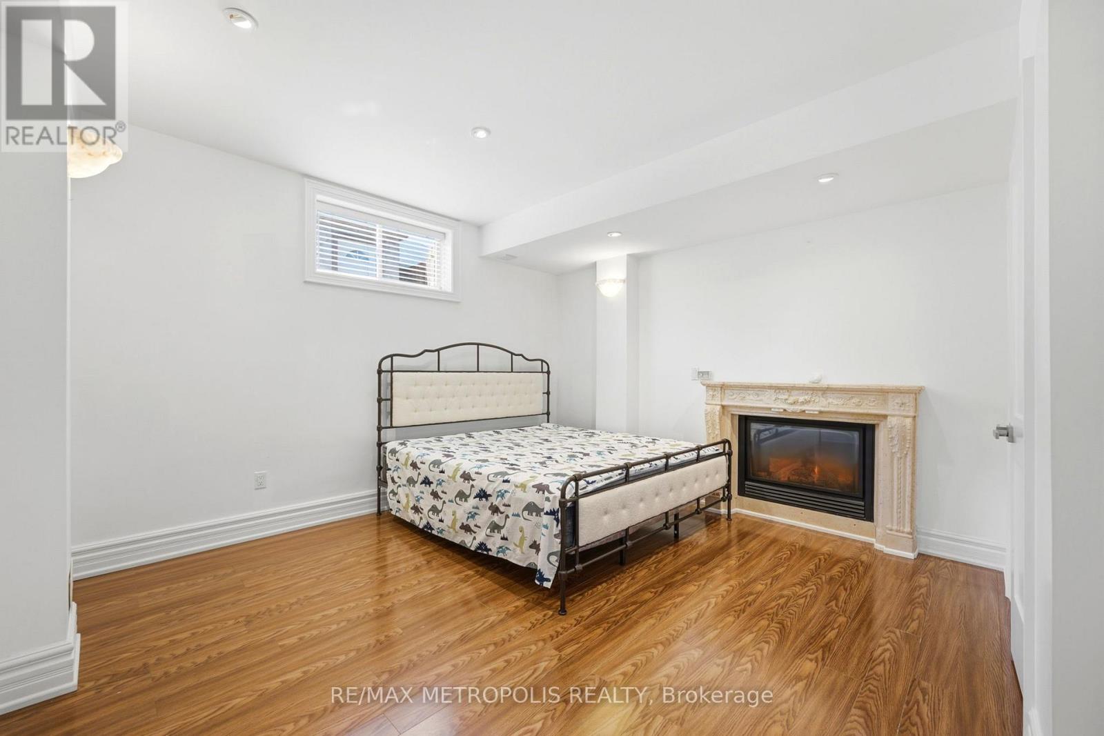 Bsmt - 2 Denvale Road, Toronto, Ontario  M4B 3B4 - Photo 16 - E14033782