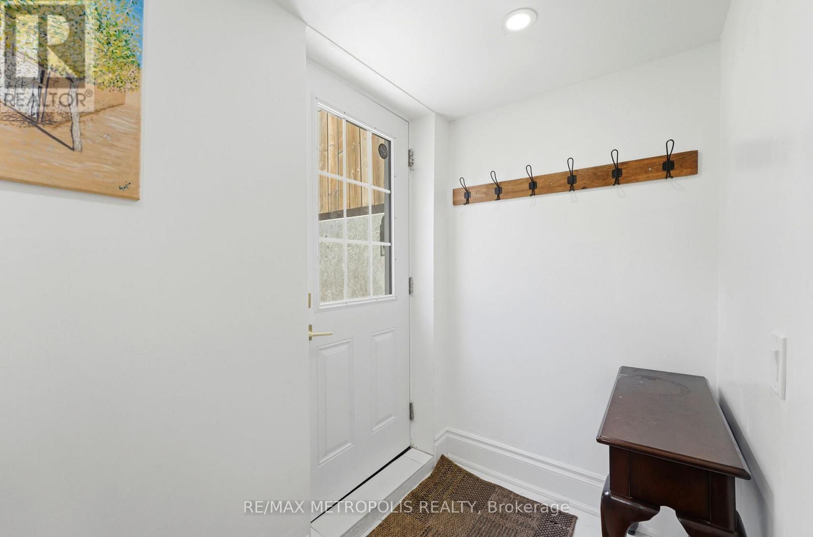 Bsmt - 2 Denvale Road, Toronto, Ontario  M4B 3B4 - Photo 4 - E14033782