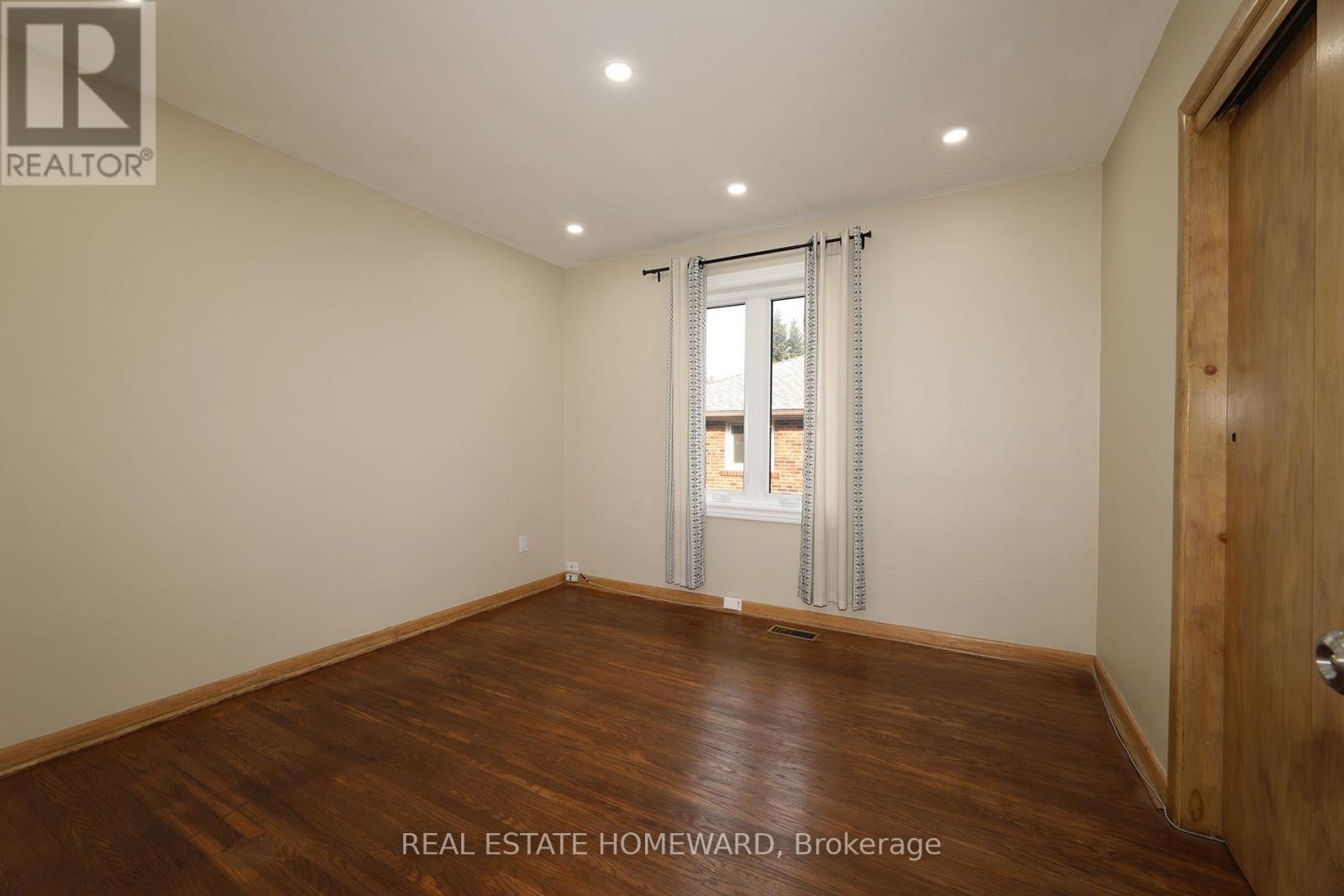 Upper - 36 Kim Court, Toronto, Ontario  M1K 3R6 - Photo 22 - E14033784