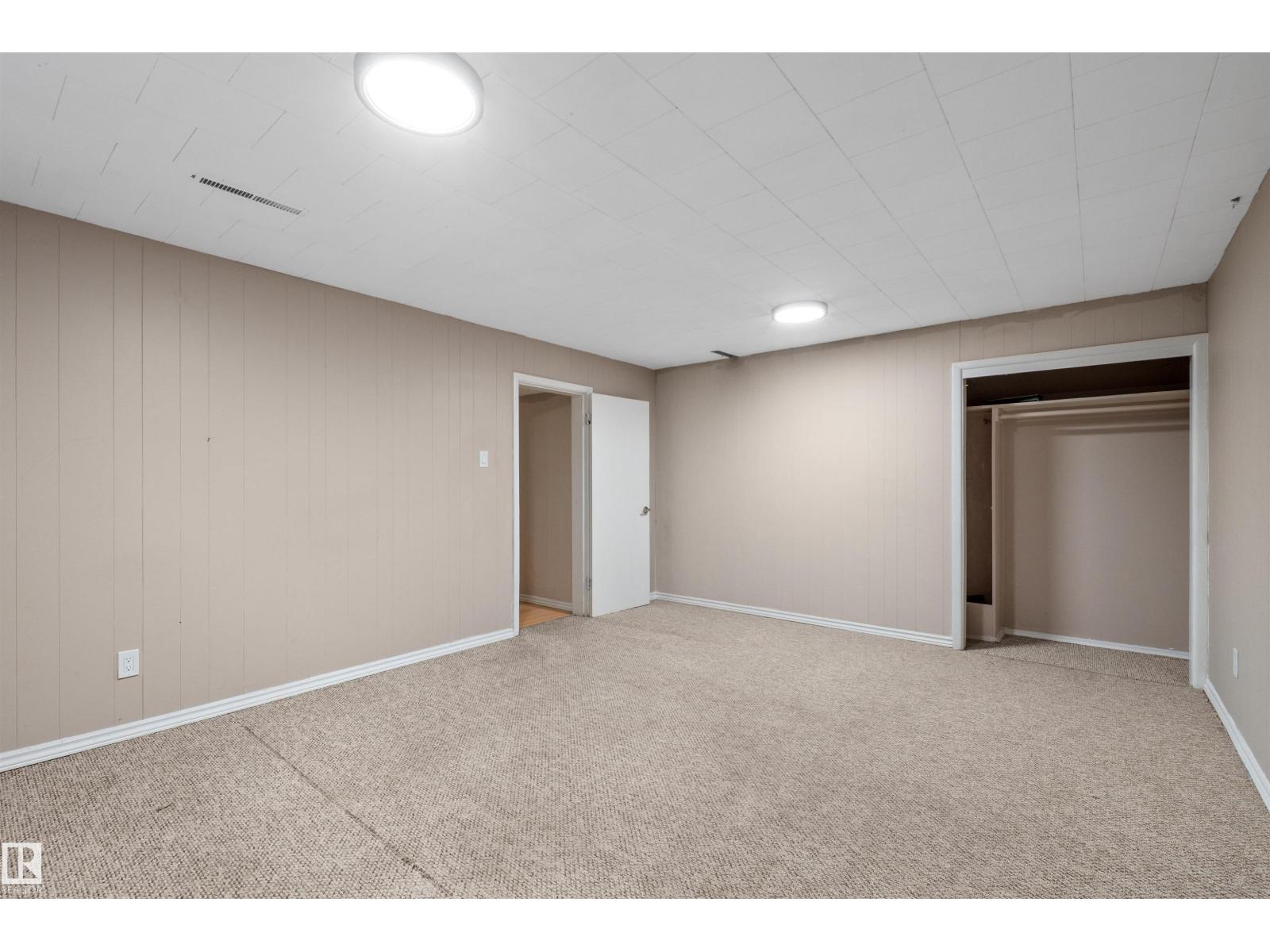 10428 64 AV NW NW