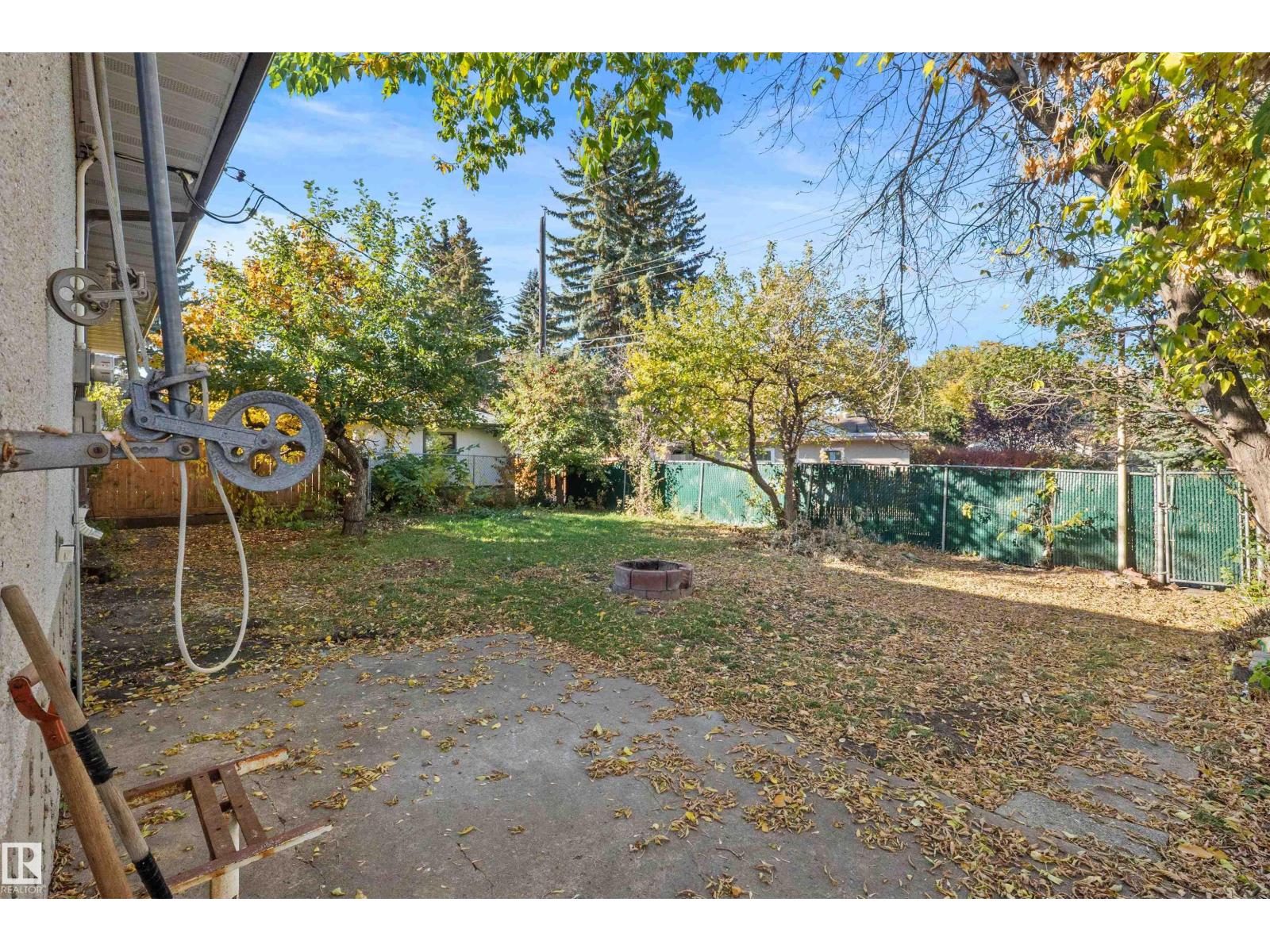 10428 64 AV NW NW