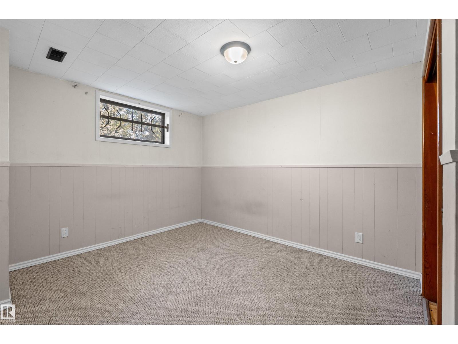 10428 64 AV NW NW
