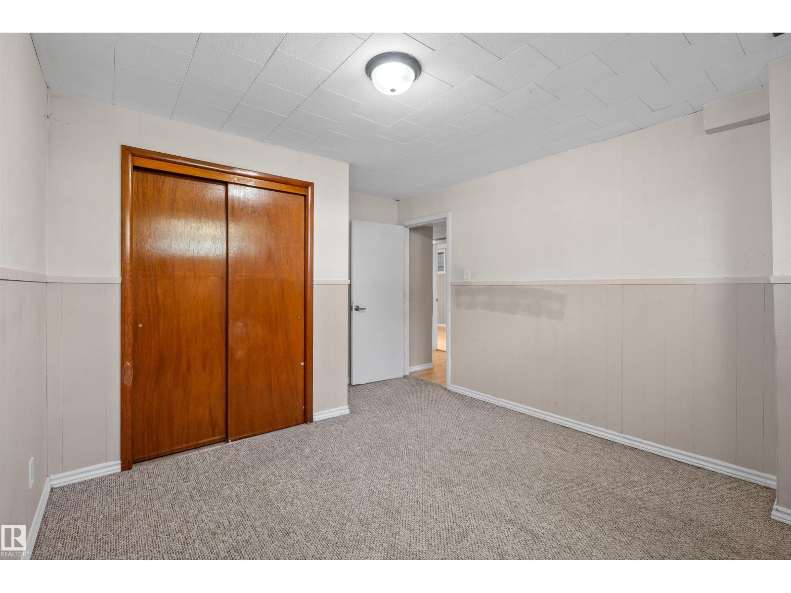10428 64 AV NW NW