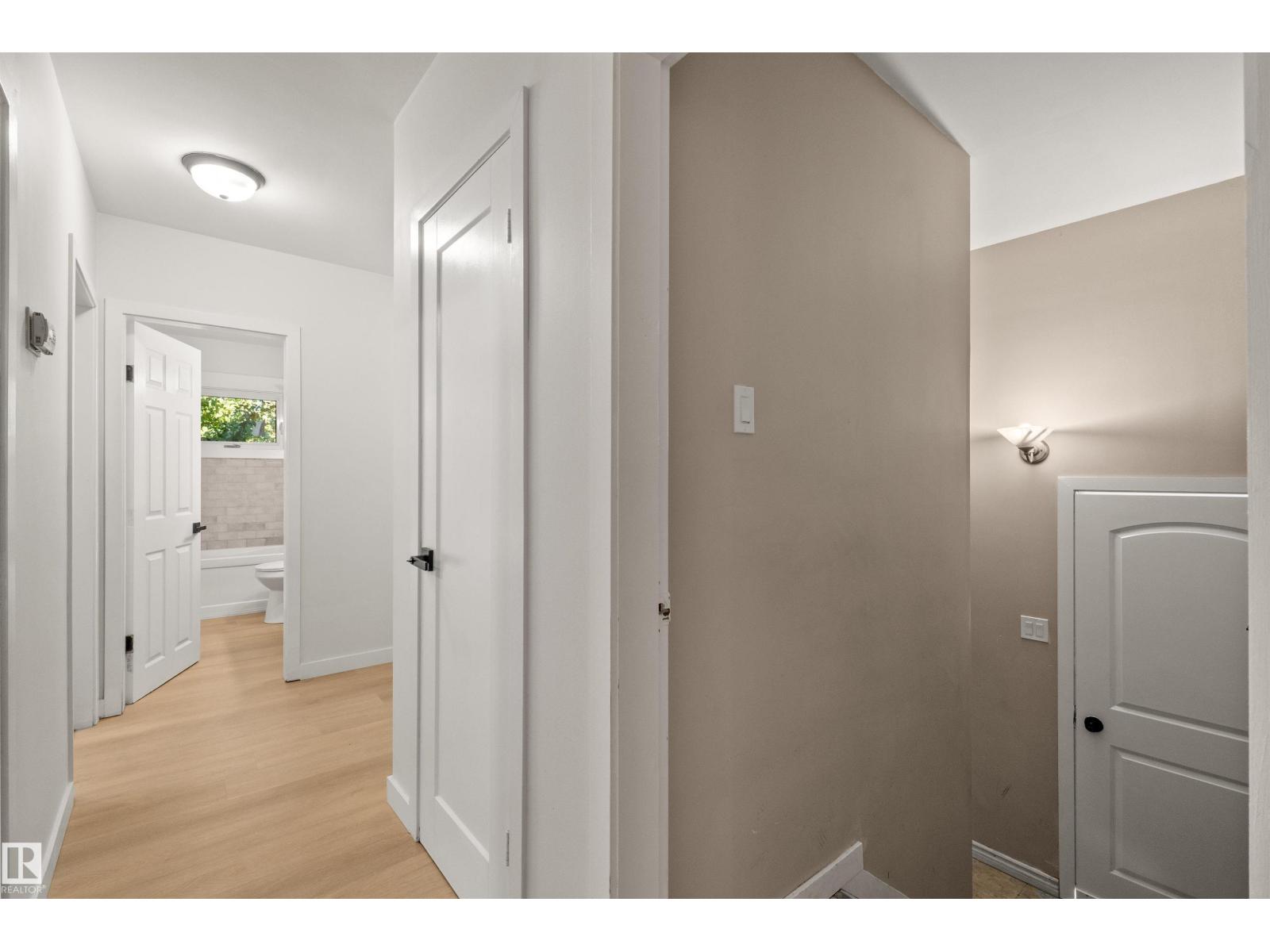 10428 64 AV NW NW