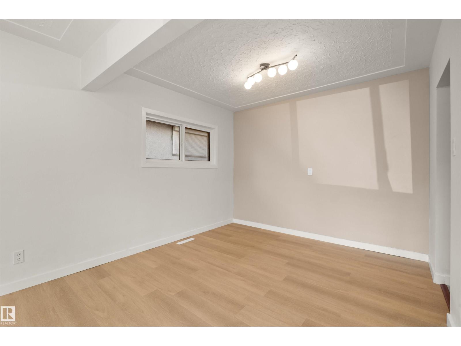 10428 64 AV NW NW