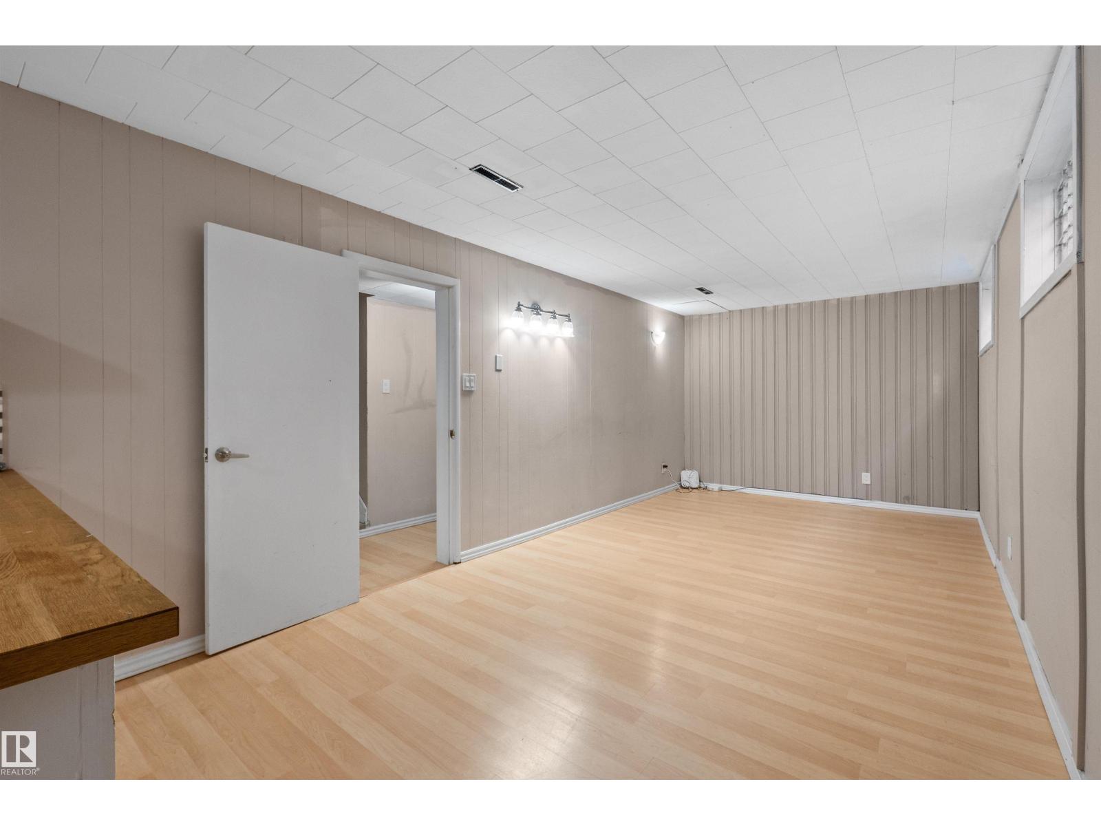 10428 64 AV NW NW