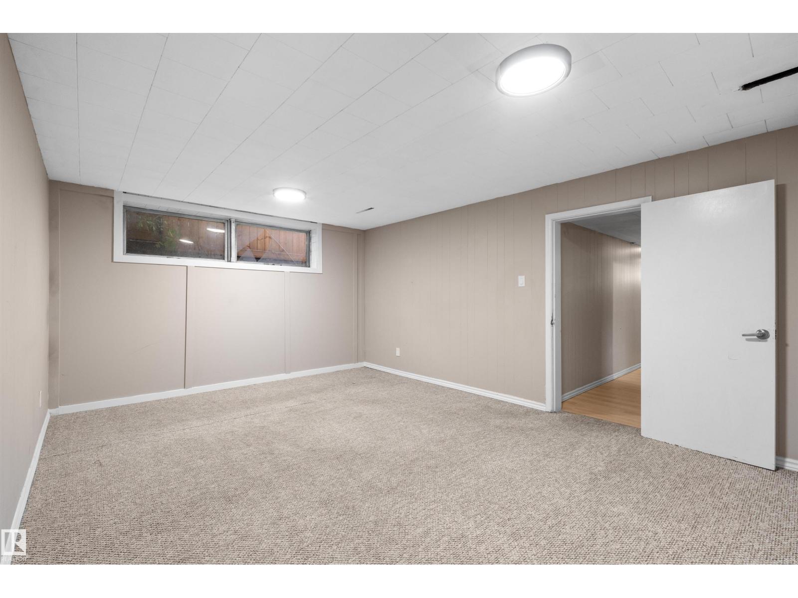 10428 64 AV NW NW