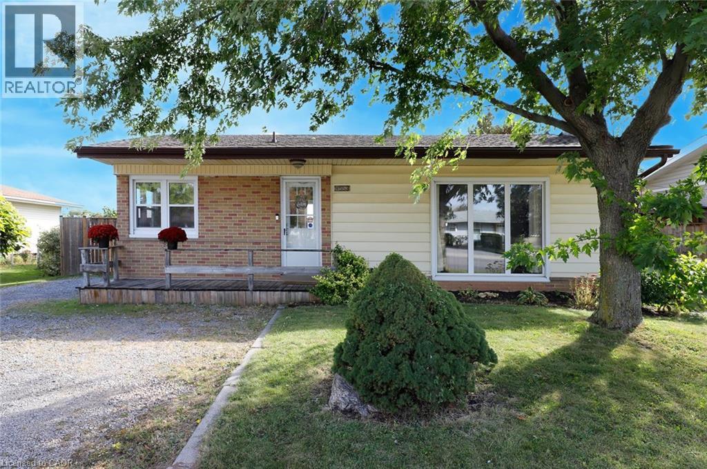4553 Ontario Street, Beamsville, Ontario  L3J 0B7 - Photo 1 - 40870036