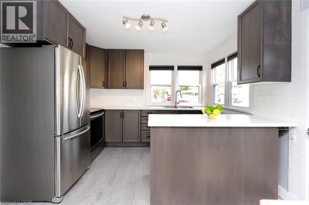 4553 Ontario Street, Beamsville, Ontario  L3J 0B7 - Photo 9 - 40870036