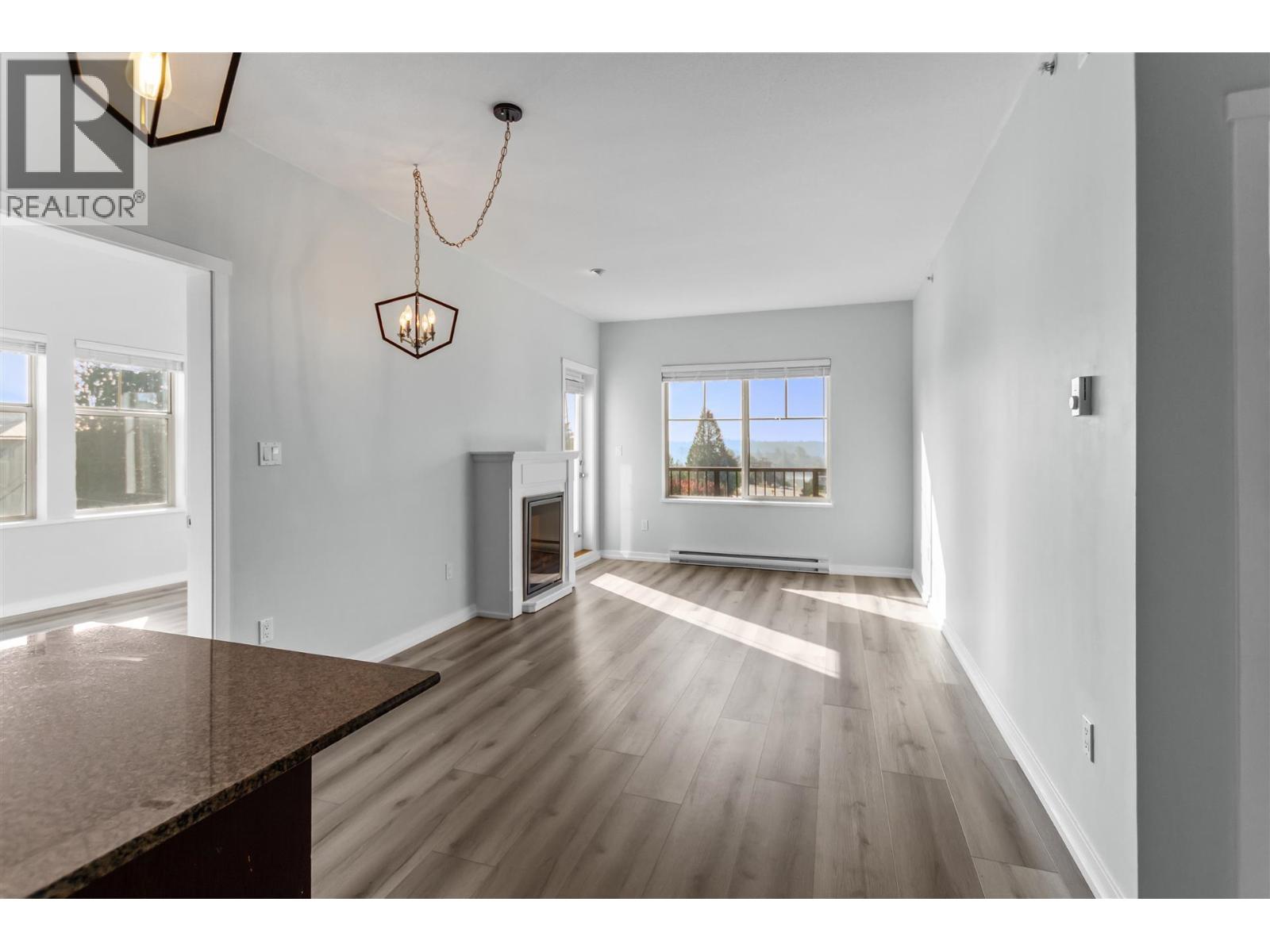 406 22290 North Avenue, Maple Ridge, British Columbia  V2X 8Z8 - Photo 10 - R3174623