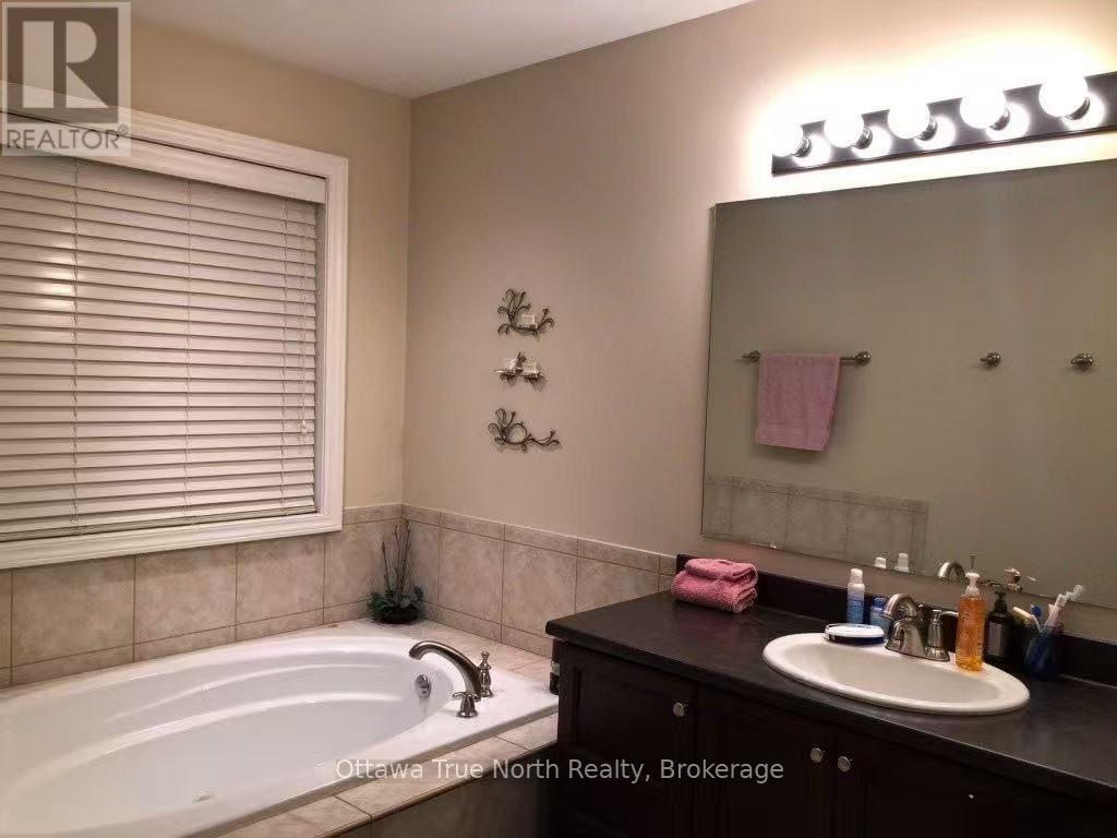 437 Celtic Ridge Crescent, Ottawa, Ontario  K2W 0B1 - Photo 14 - X14033772