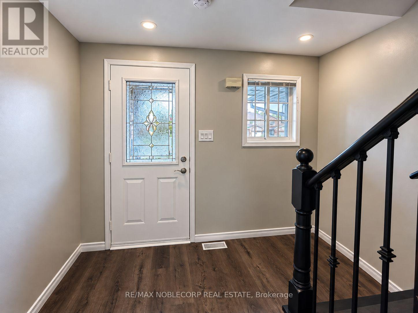 267 Dunsmore Lane, Barrie (Georgian Drive), Ontario  L4M 7A7 - Photo 2 - S14033788