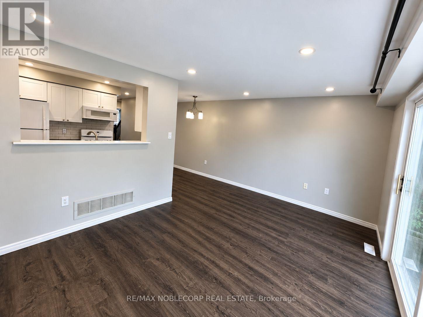 267 Dunsmore Lane, Barrie (Georgian Drive), Ontario  L4M 7A7 - Photo 8 - S14033788