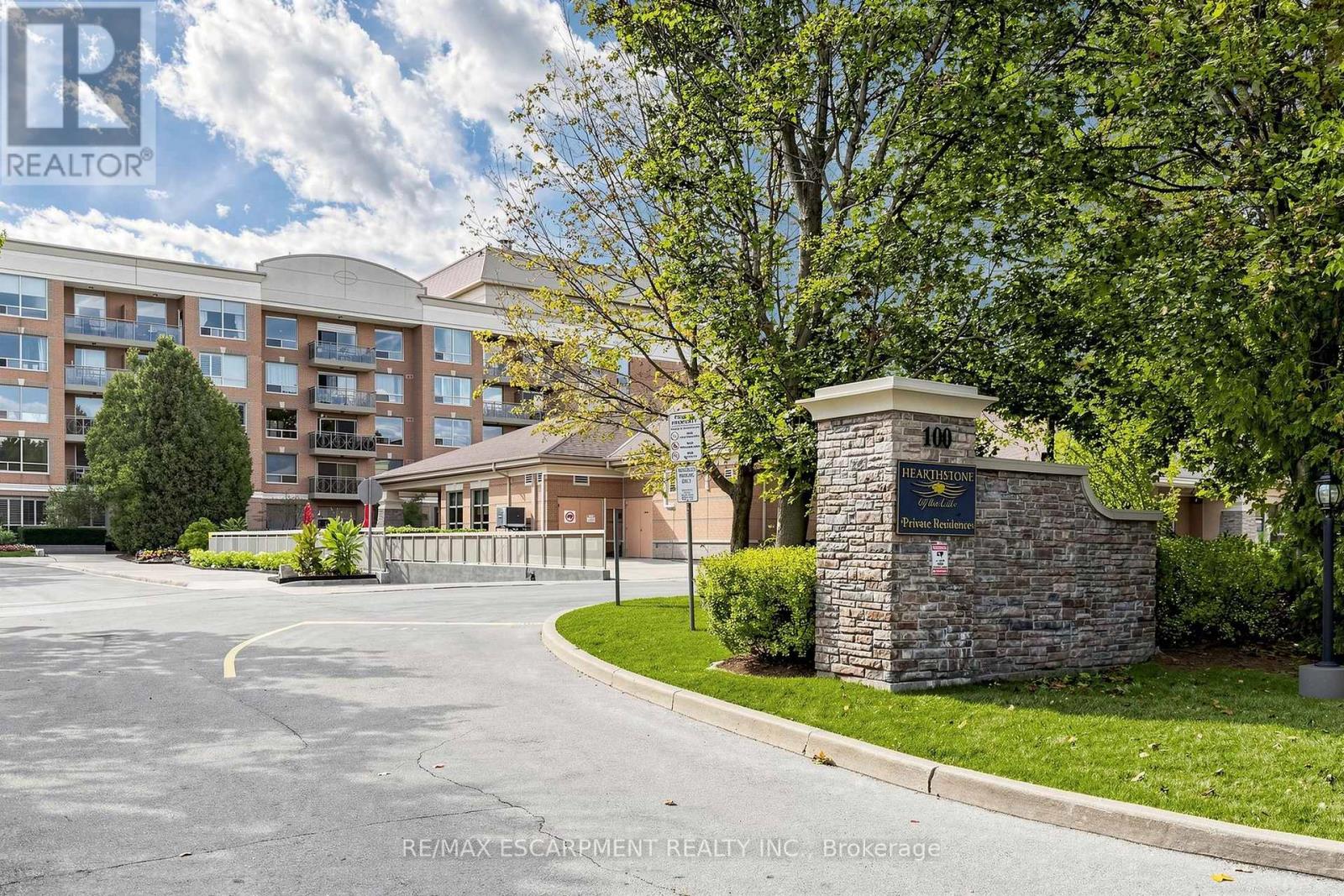 2416 - 100 Burloak Drive, Burlington, Ontario  L7L 6P6 - Photo 1 - W14033798