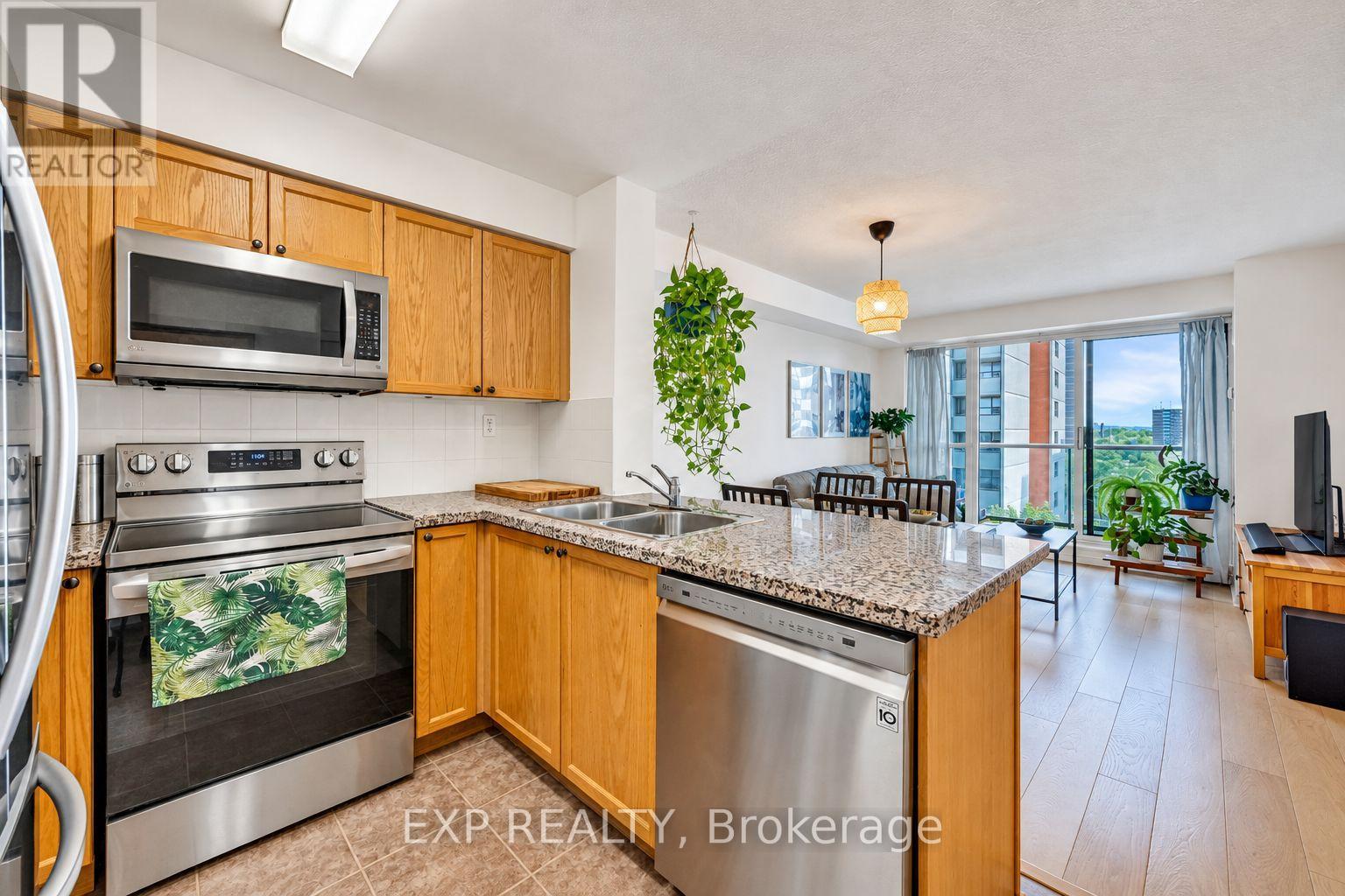 709 - 5 Michael Power Place, Toronto, Ontario  M9A 0A3 - Photo 1 - W14033800