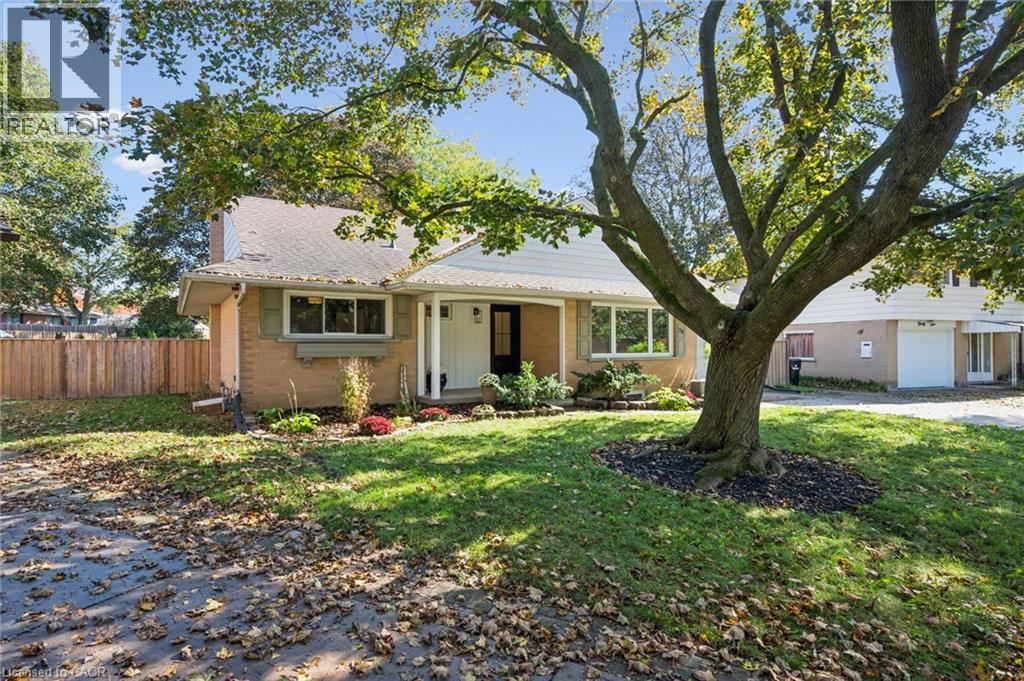38 Yule Place, Kitchener, Ontario  N2B 2J8 - Photo 3 - 40871164
