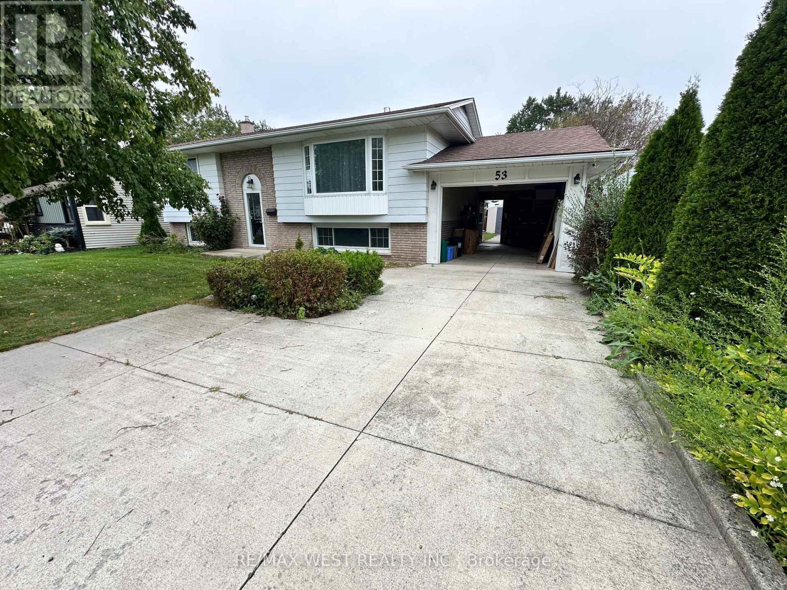53 Bloomfield Avenue, St. Catharines, Ontario  L2P 1X2 - Photo 2 - X14033774