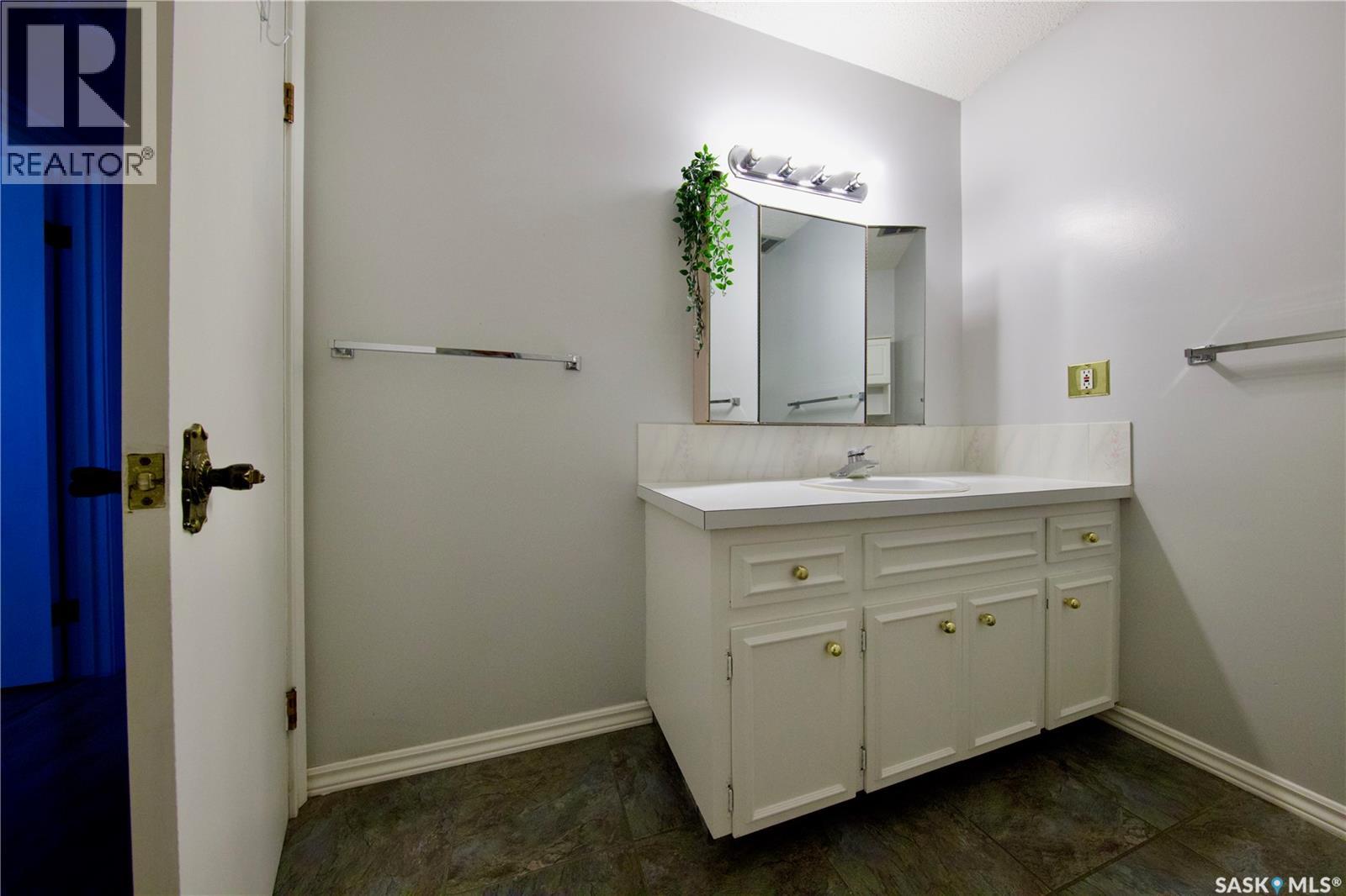 131 Windfield Road, Regina, Saskatchewan  S4V 0E9 - Photo 31 - SK051075