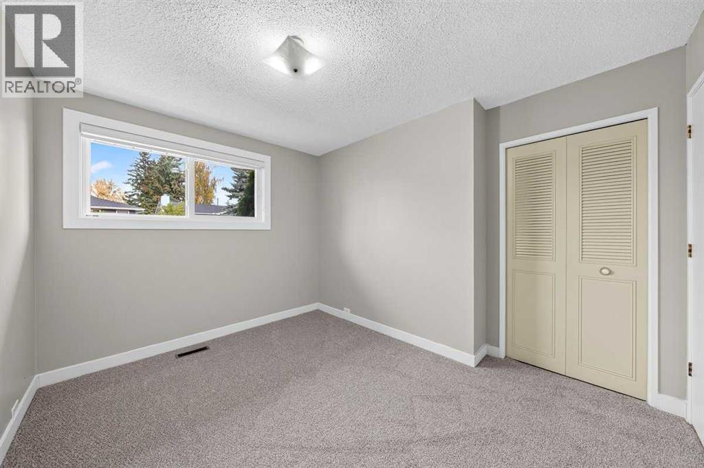 255 Huntridge Way NE, Calgary, Alberta  T2K 4C4 - Photo 14 - A2351748