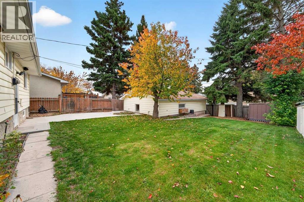 255 Huntridge Way NE, Calgary, Alberta  T2K 4C4 - Photo 31 - A2351748