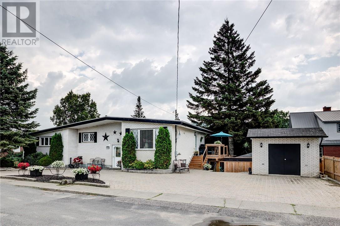 35 Cedar Street, Levack, Ontario  P0M 2C0 - Photo 1 - 2130279