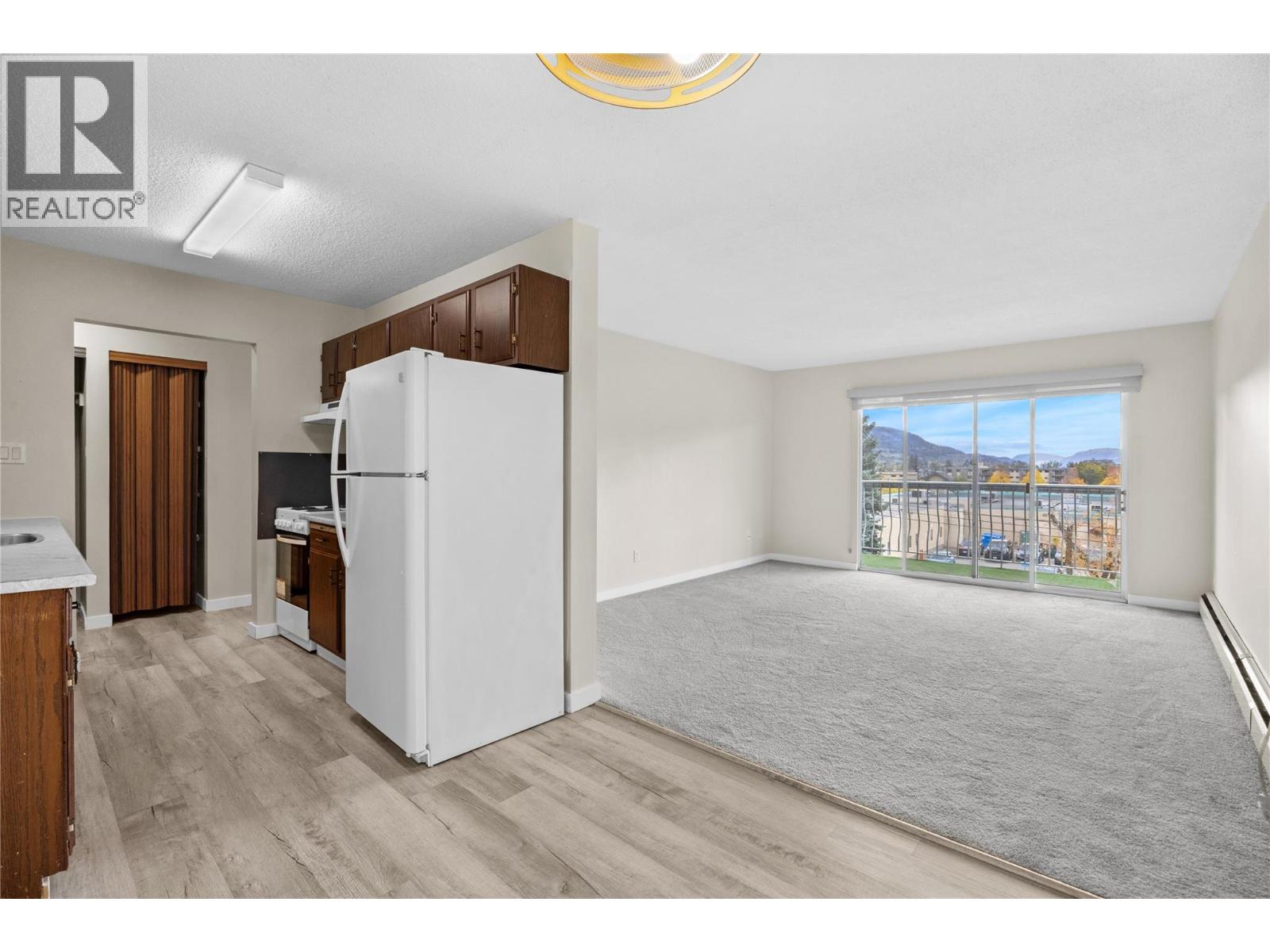 43 & 83 Calgary Avenue Penticton Photo 6