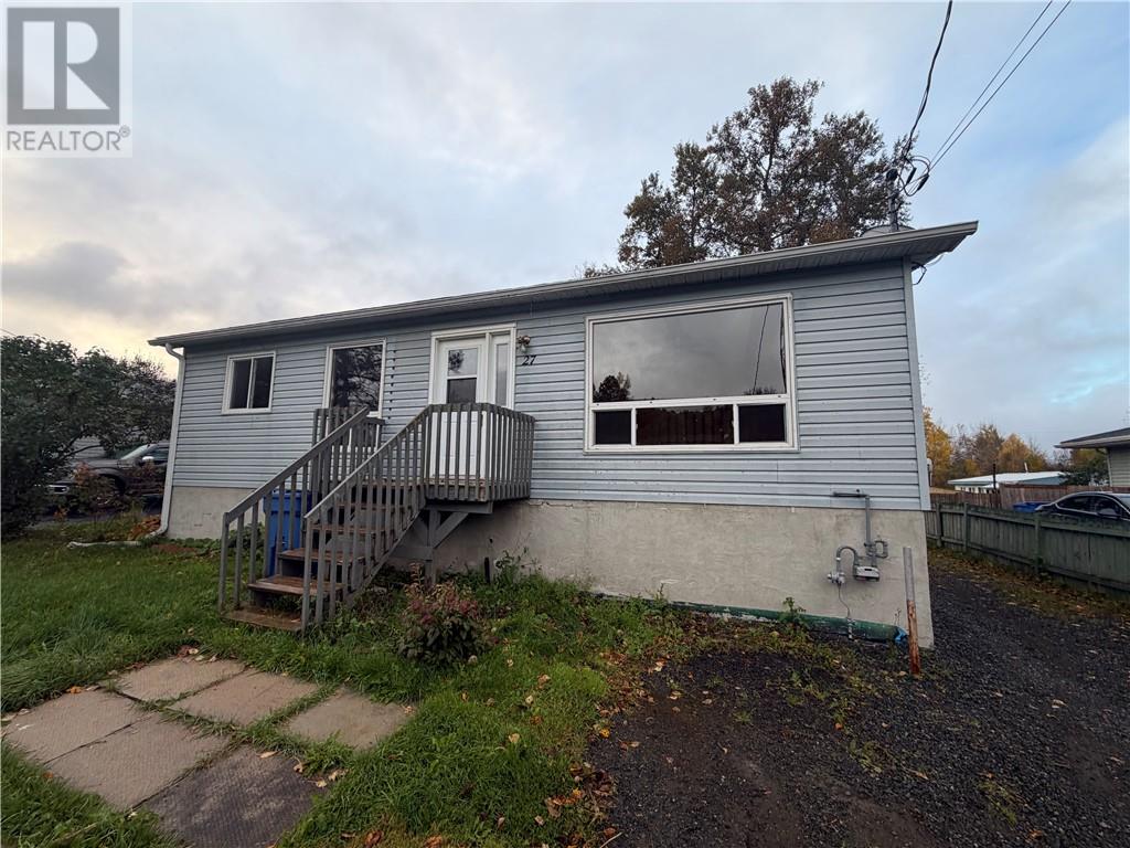 27 Spruce Street, Temagami, Ontario  P0H 2H0 - Photo 1 - 2130935